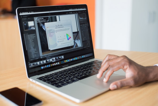 add-a-logo-to-video